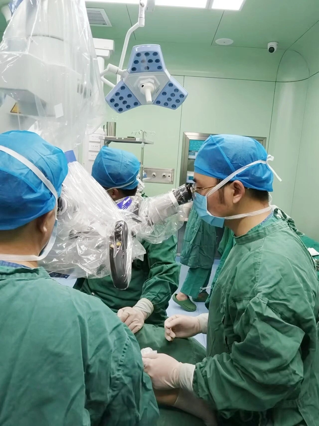 一招疏通，告別7年腿腫困擾！淋巴管-靜脈搭橋術為腫瘤術后患者帶來新希望