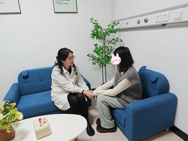 17歲女孩與“洗手”的三年抗?fàn)? width=