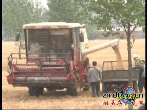 遂平：三夏時節大型農機唱主角